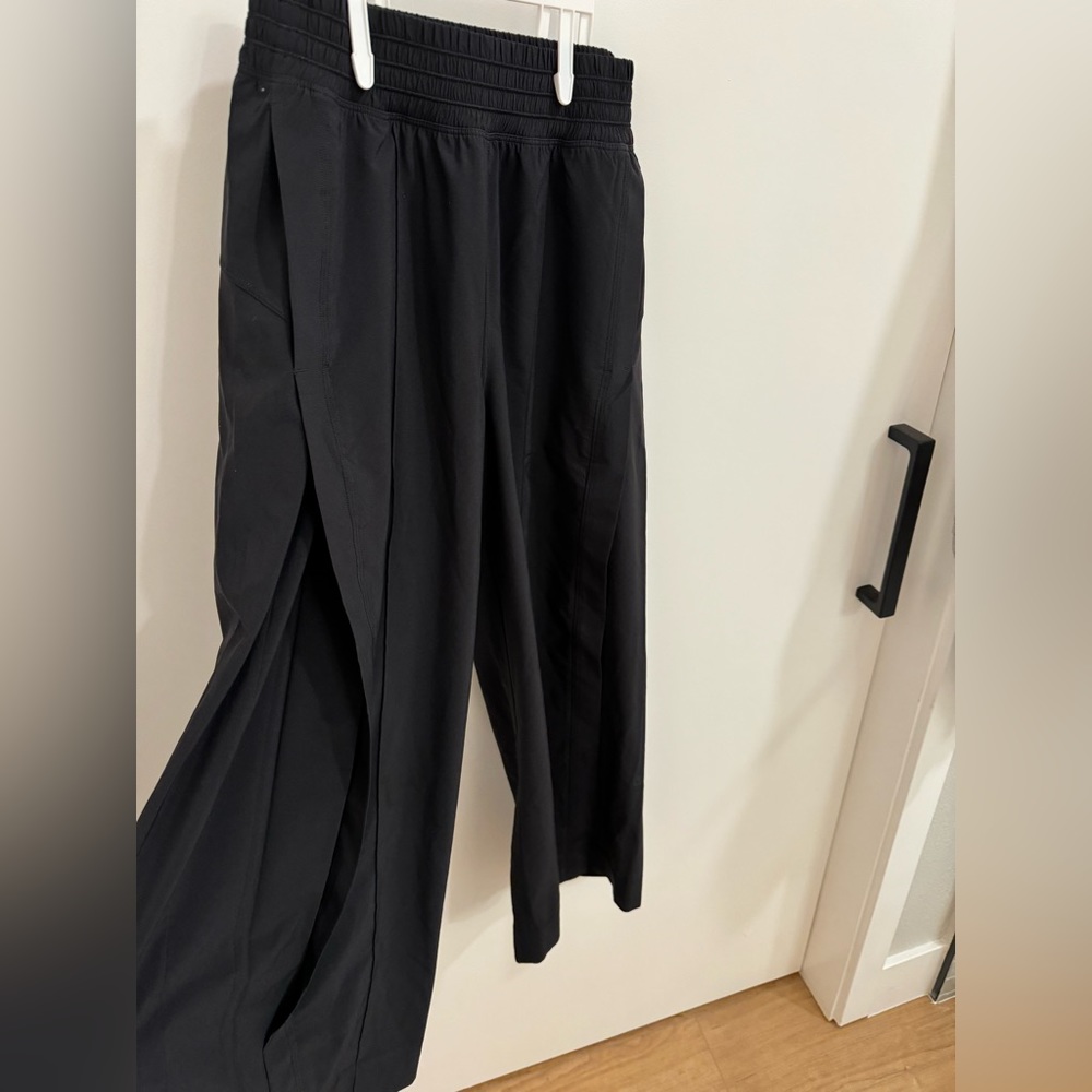 Lululemon black capri pants, size 2
